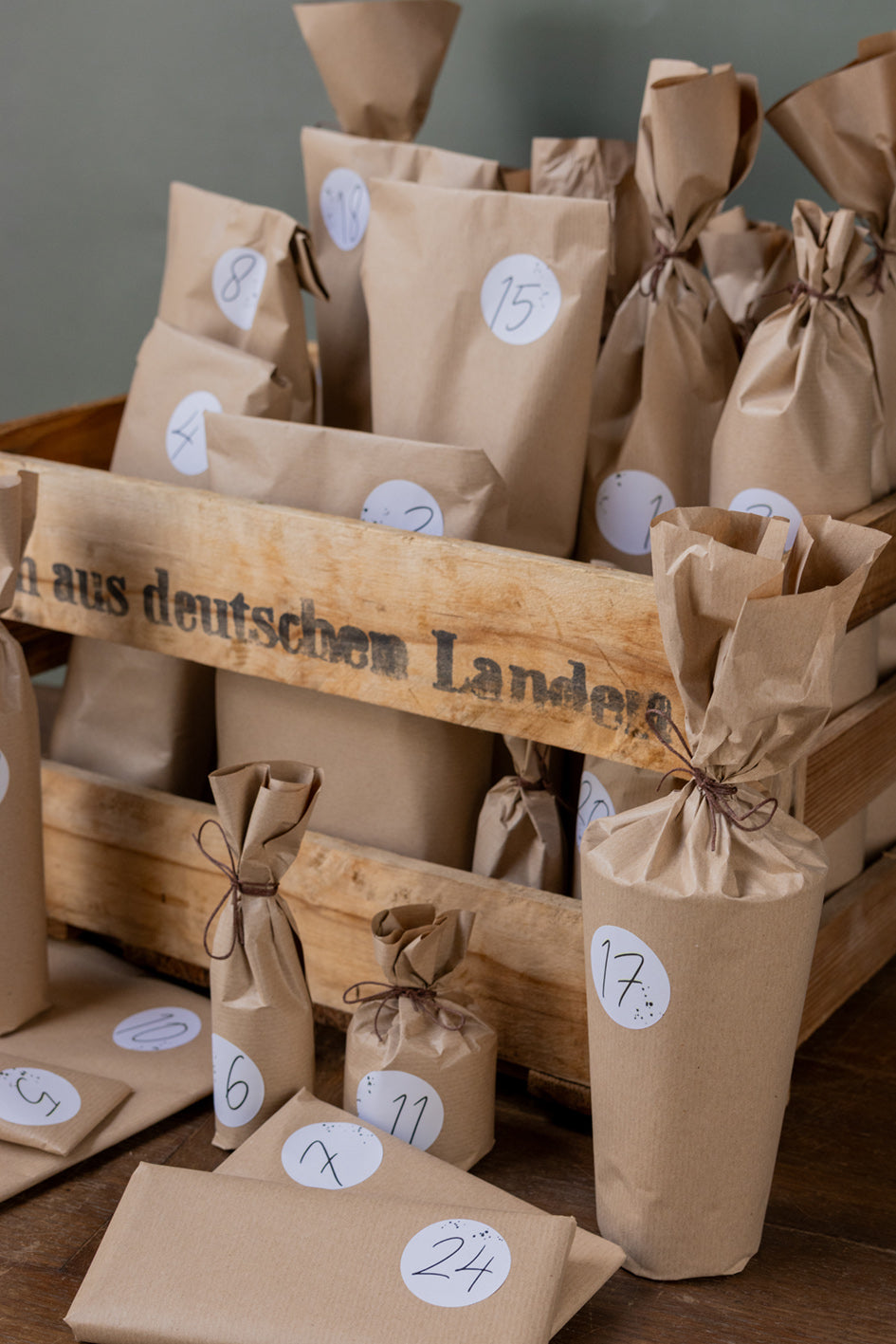 ADVENTSKALENDER: 24 Genüsse aus der Pfalz – verpackt in einer Weinkiste voller Vorfreude