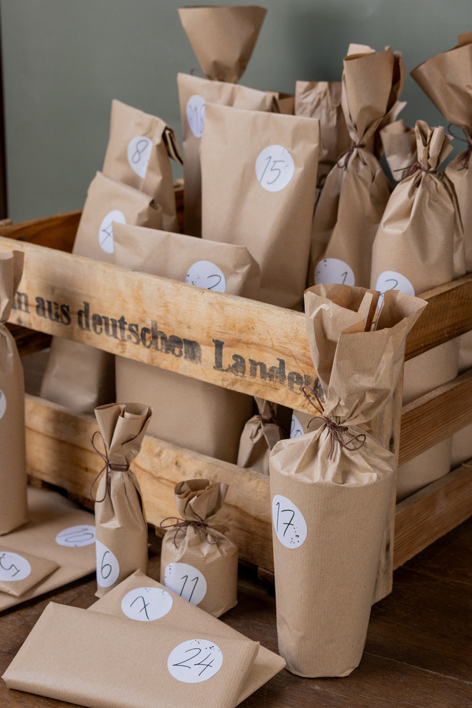 ADVENTSKALENDER: 24 Genüsse aus der Pfalz – verpackt in einer Weinkiste voller Vorfreude